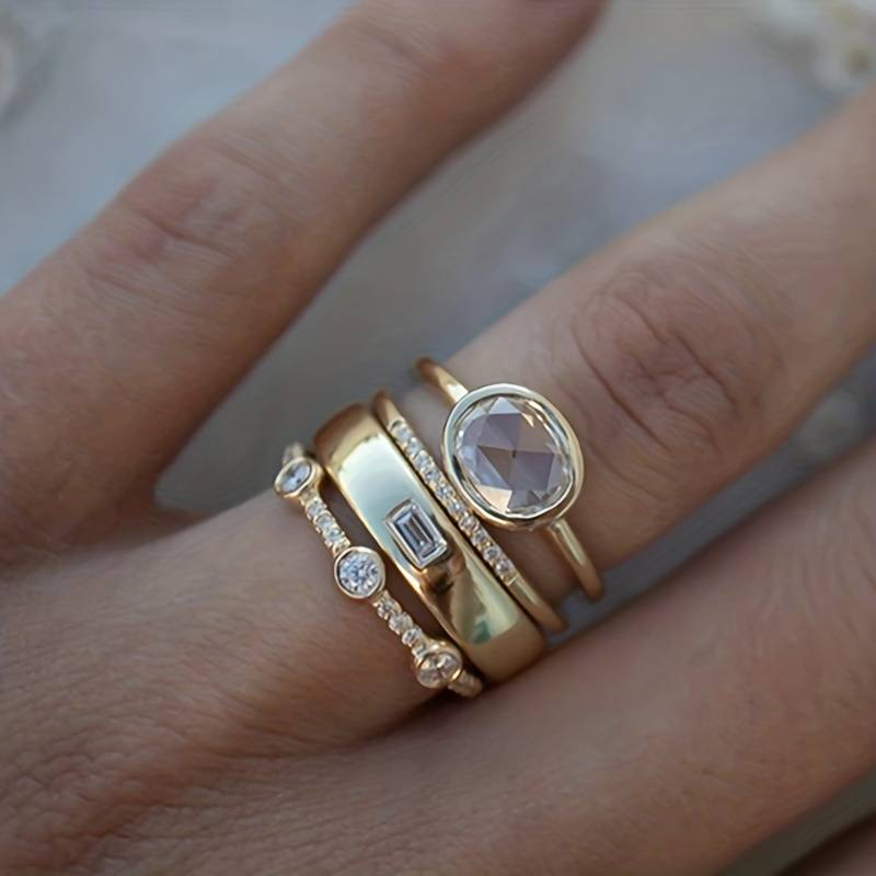 Vintage Gold Ring with Zirconia